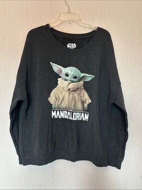 NWOT Star Wars Grogu Graphic Sweatshirt - Charcoal Gray